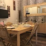 Centre Avec Garage Prive Дом отдыха *
