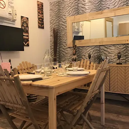 Centre Avec Garage Prive Будинок відпочинку *