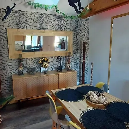 Centre Avec Garage Prive Будинок відпочинку *