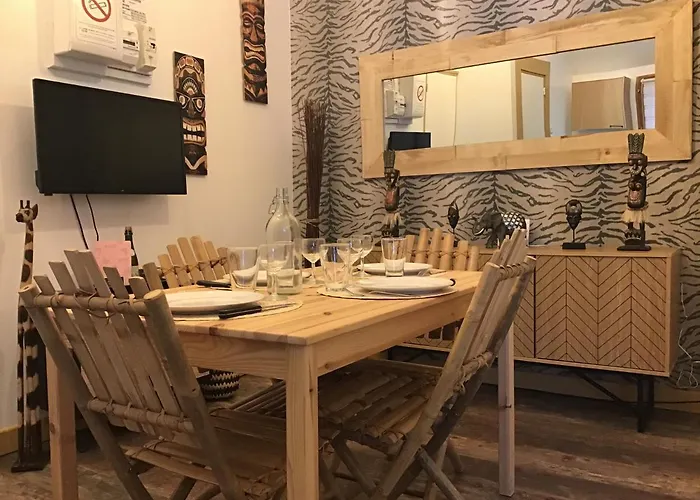 Centre Avec Garage Prive Tatil Evi *